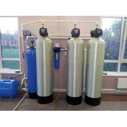 Як вибрати обезжелезіватель води?